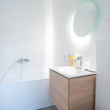 Luxury Retreat With Hot Tub In Prime Location Apartman *