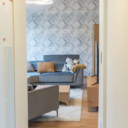 Luxury Retreat With Hot Tub In Prime Location Apartman *