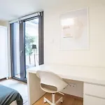 アパート Luxury Retreat With Hot Tub In Prime Location ブダペスト