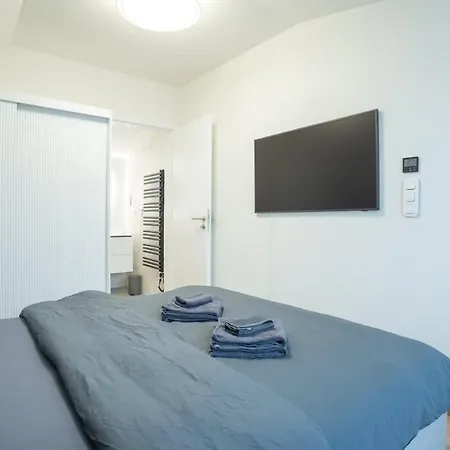 Luxury Retreat With Hot Tub In Prime Location דירה בודפשט
